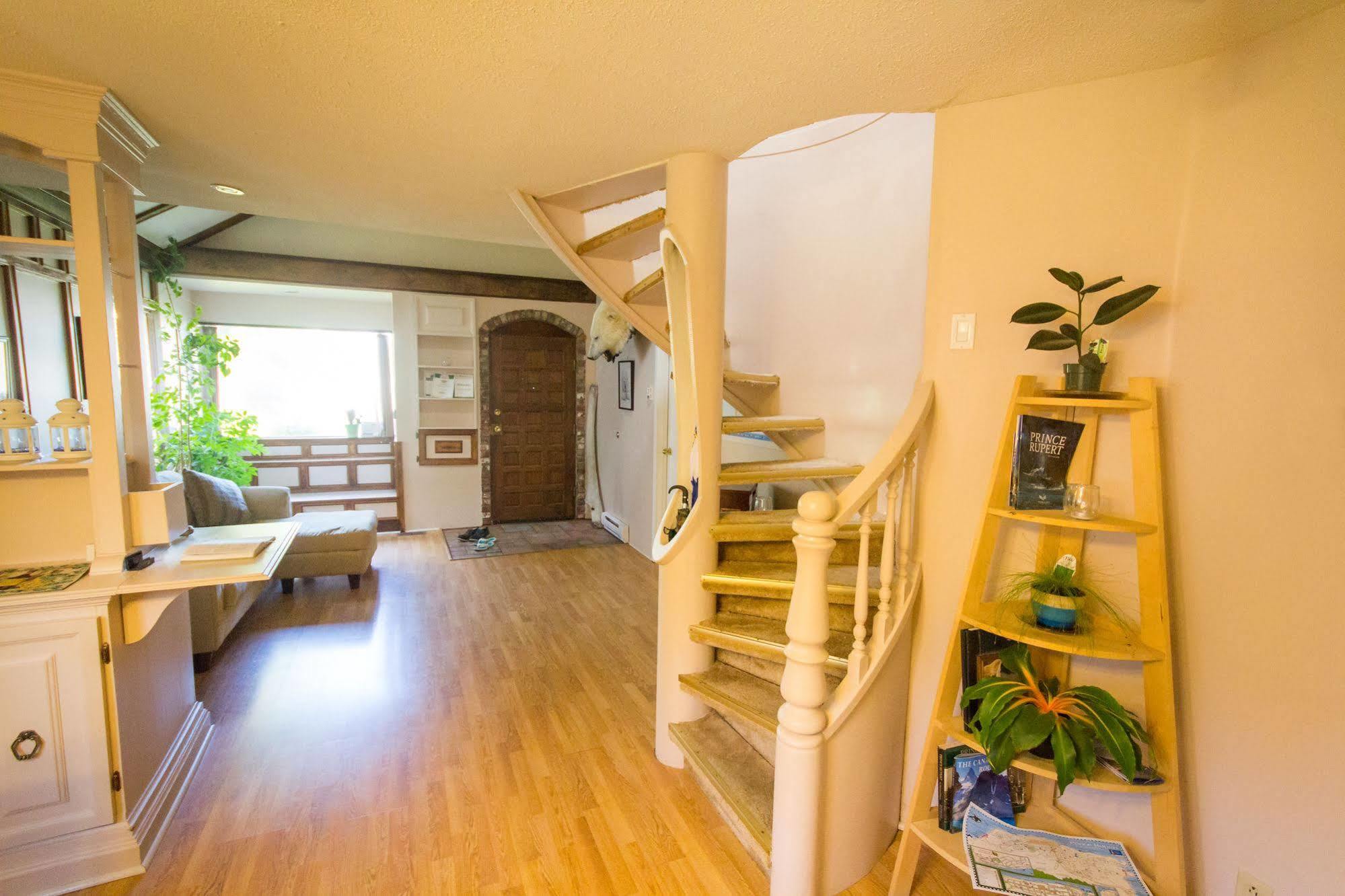 Tall Trees Bed & Breakfast Принц Рупърт Екстериор снимка